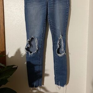 Old Navy Rockstar Distressed Cropped Jeans